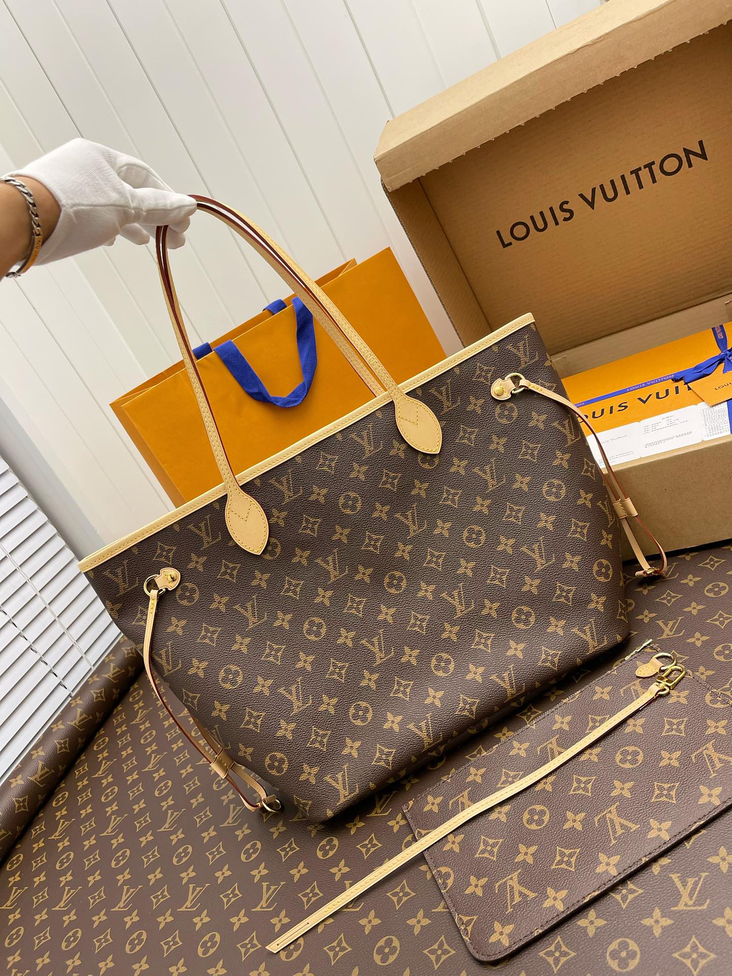 LV Shopping Bags